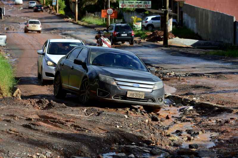 Notícia no Correio Braziliense – AMOVIPE denuncia Calçadas Irregulares